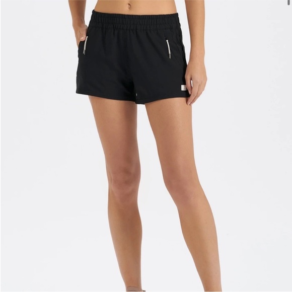 Vuori Pants - Vuori Black Dash Performance Short